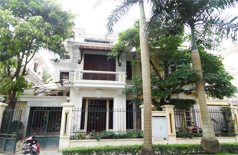 Partially furnished villa for rent in Ciputra 