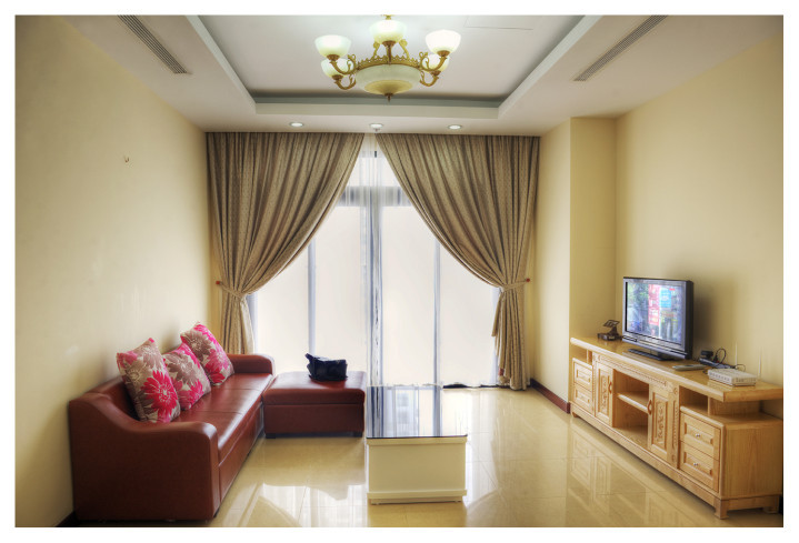R5 shining apartment for rent with 3 bedrooms 