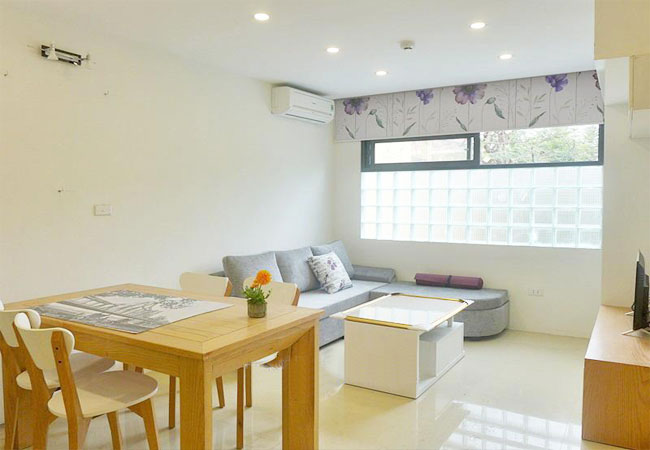 Serviced apartment in lane 28 Tay Ho street for rent 