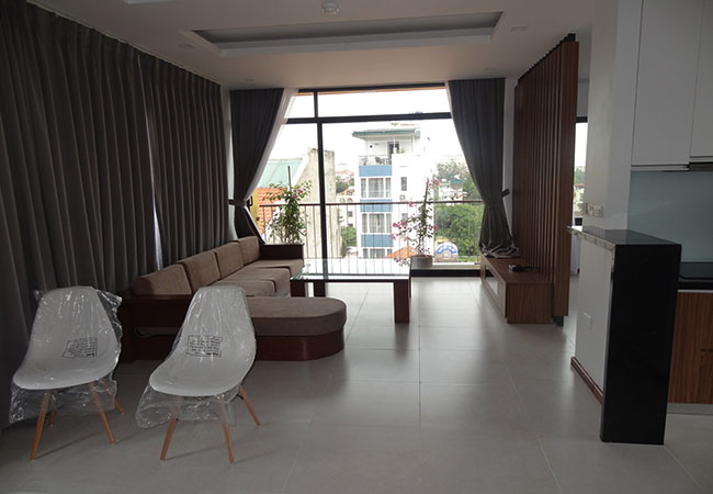 Serviced apartment in Xuan Dieu for rent with full furniture 