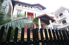 Swimming pool villa with 5 bedrooms for rent in Xuan Dieu street, Tay Ho Hanoi