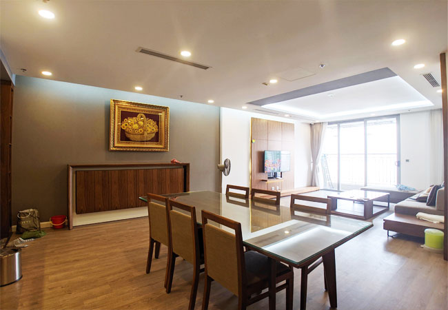 Three bedroom apartment for rent in Vinhomes Nguyen Chi Thanh