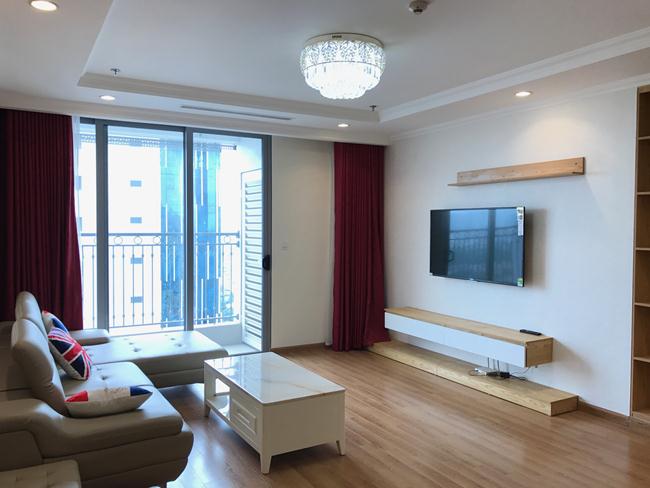 Three bedroom apartment in Vinhomes Nguyen Chi Thanh 