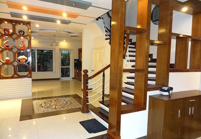 Unfurnished beautiful house in lane 11 To Ngoc Van for rent 