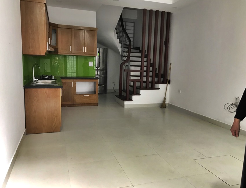 Unfurnished house in Dang Thai Mai for rent 